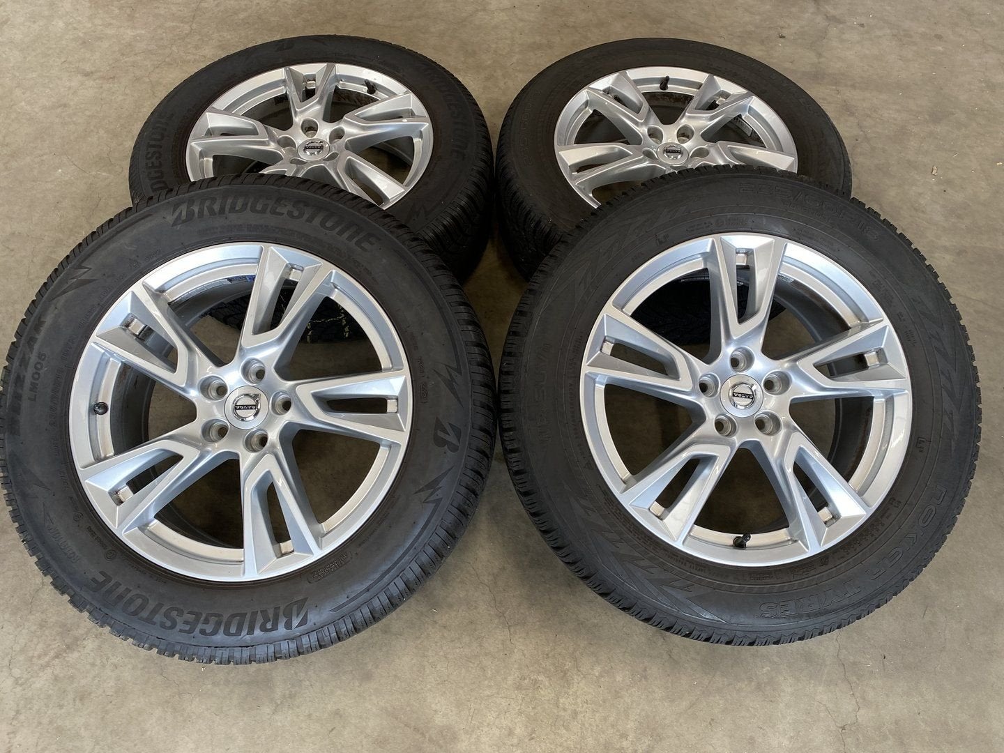 18 inch originele velgen + winterbanden Volvo XC60 31362866, 18 inch, Gebruikt, -, -
