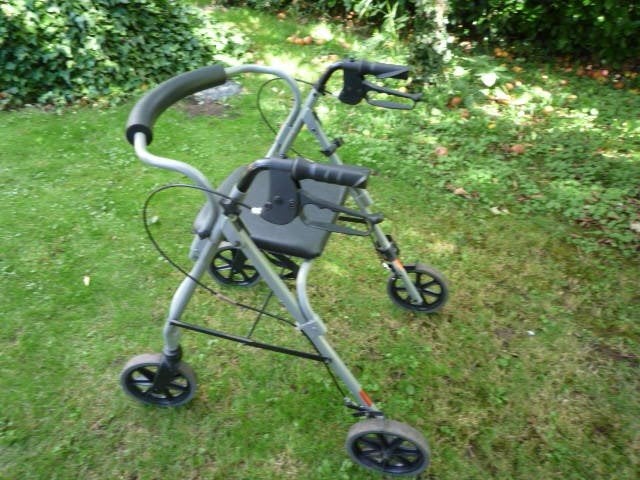 rollator Thuasne  Move Light IZGS, Diversen, Rollators, Ophalen, Opvouwbaar, Gebruikt