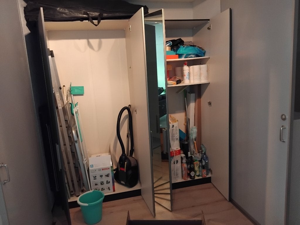 Moderne kledingkast / garderobekast met spiegeldeuren, Huis en Inrichting, Kasten | Kledingkasten, Ophalen, Met deur(en), 200 cm of meer