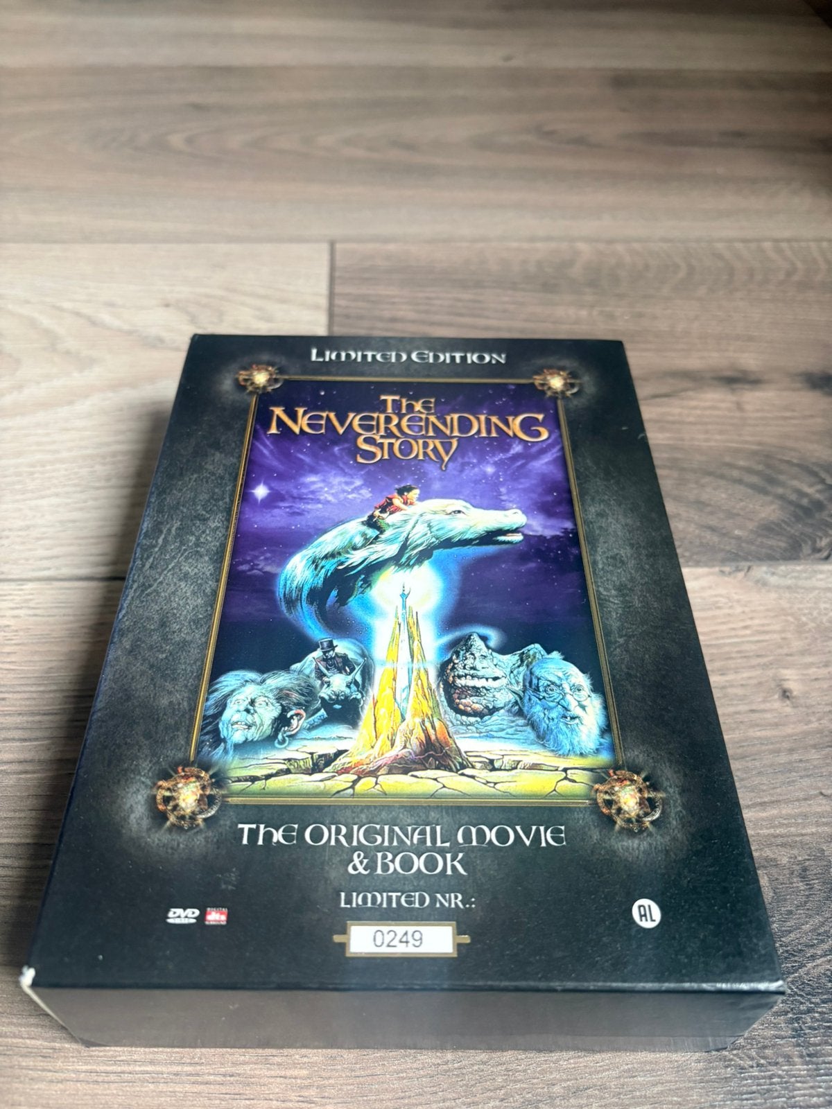 Neverending Story limited edition boek + dvd, Alle leeftijden, Ophalen of Verzenden, Zo goed als nieuw