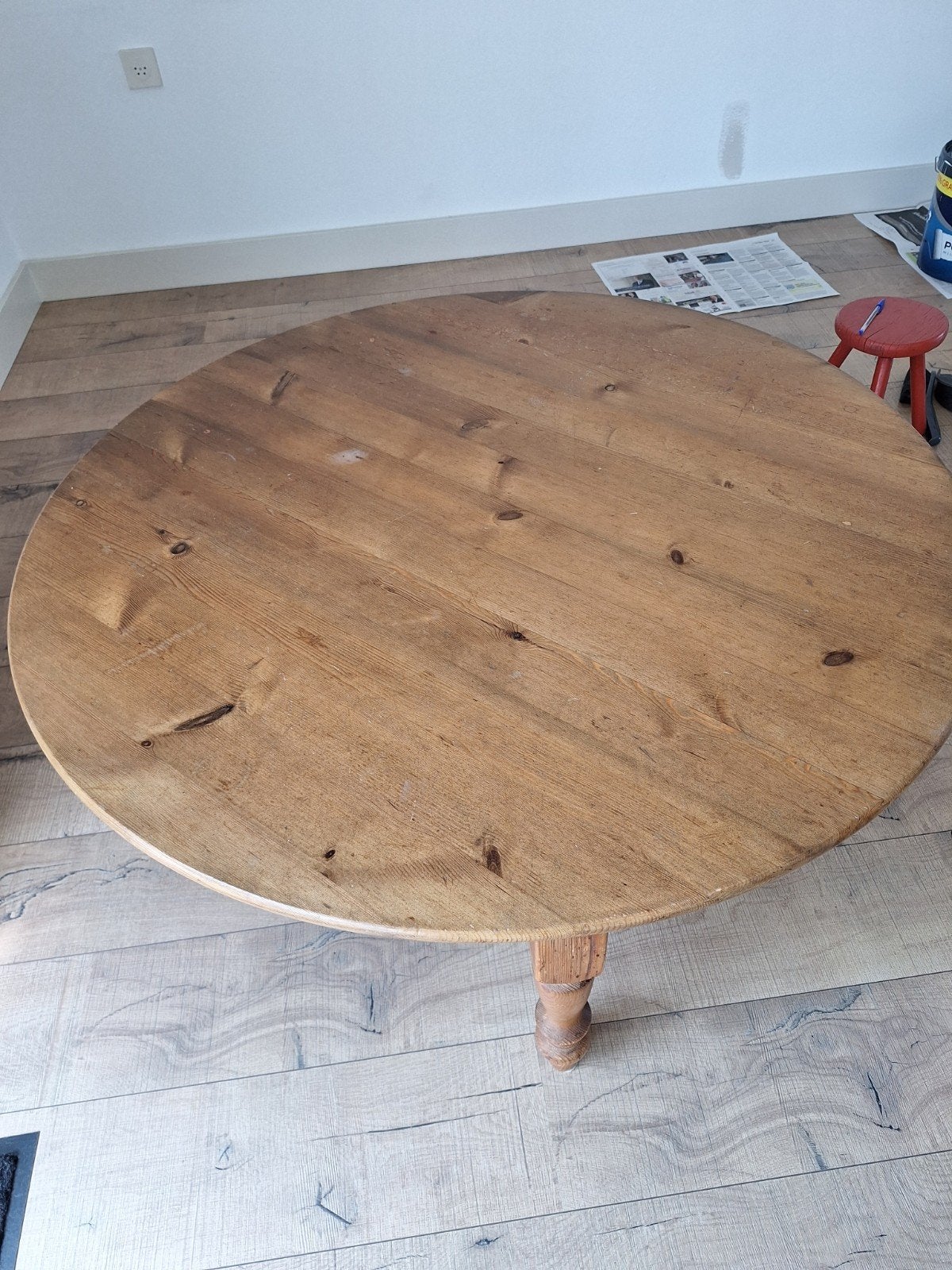 stevige grenen salontafel   114 doorsnede  48 cm hoog, Huis en Inrichting, Ophalen, Gebruikt, Rond, 100 tot 150 cm
