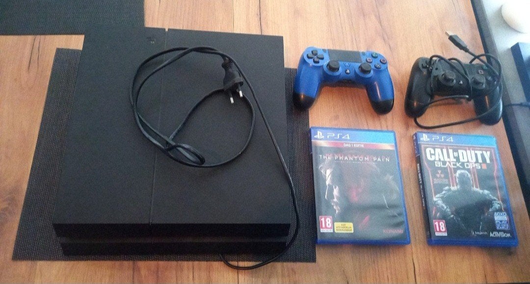 PlayStation 4 met 2 controllers en 2 games, Ophalen, Gebruikt, Met 2 controllers, Met games