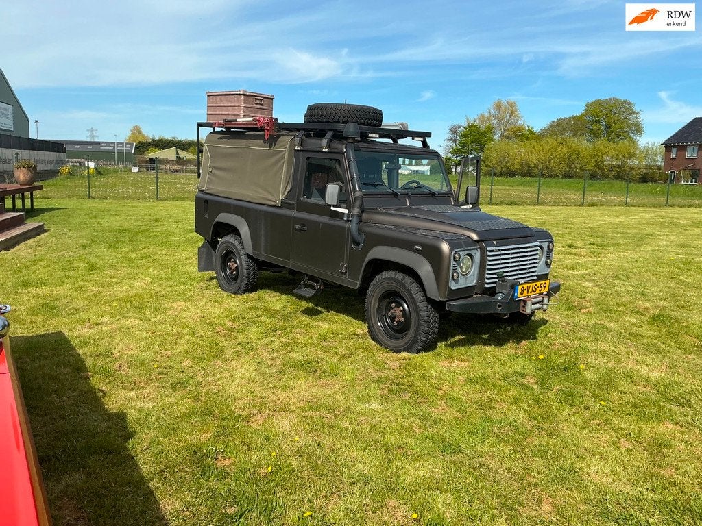 Land Rover Defender 2.4 TD 110" S, Gebruikt, Zwart, 4 cilinders, 122 pk