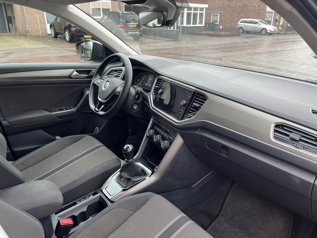Volkswagen T-ROC 1.0 TSI STYLE / NAVI / CARPLAY / ADAP. CRUI, Auto's, Volkswagen, Gebruikt, Euro 6, Bedrijf, Handgeschakeld