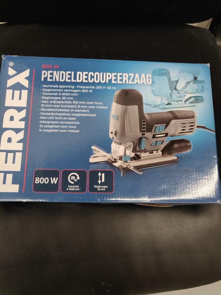 Ferrex 800W Pendeldecoupeerzaag - Nieuw in doos, Doe-het-zelf en Verbouw, Gereedschap | Zaagmachines, Ophalen, Ferrex, Nieuw, 600 tot 1200 watt