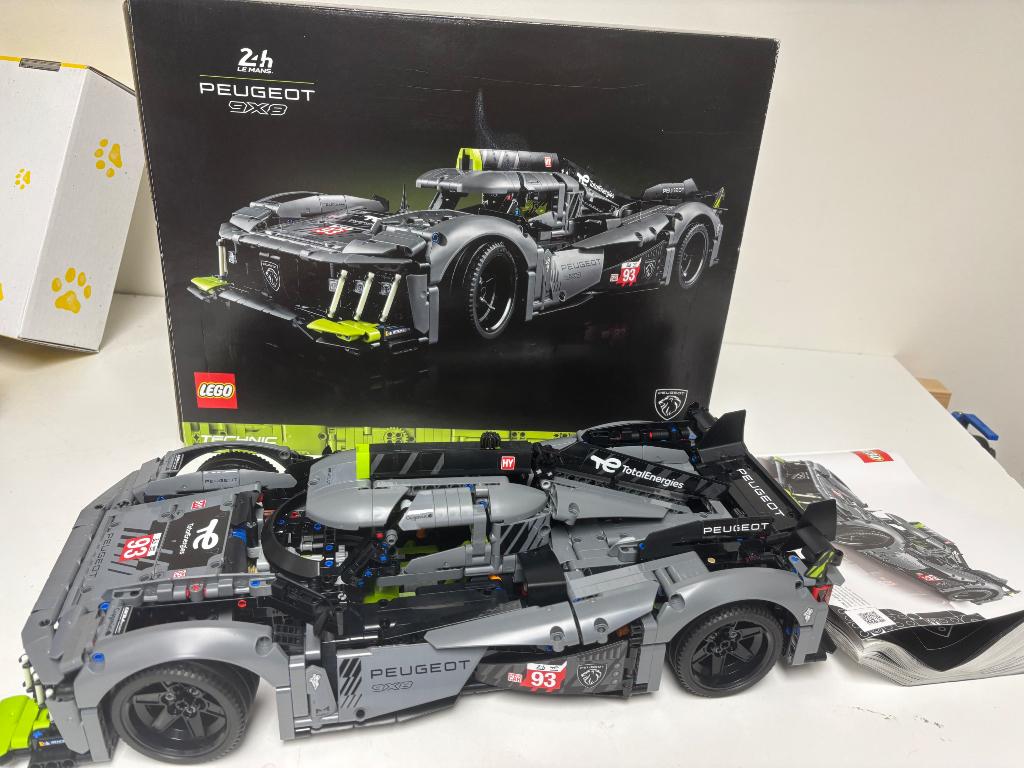 Lego 42156 Peugeot 9x8 world racers 24H Le Mans €75,-, Lego, Ophalen of Verzenden, Zo goed als nieuw, Technic