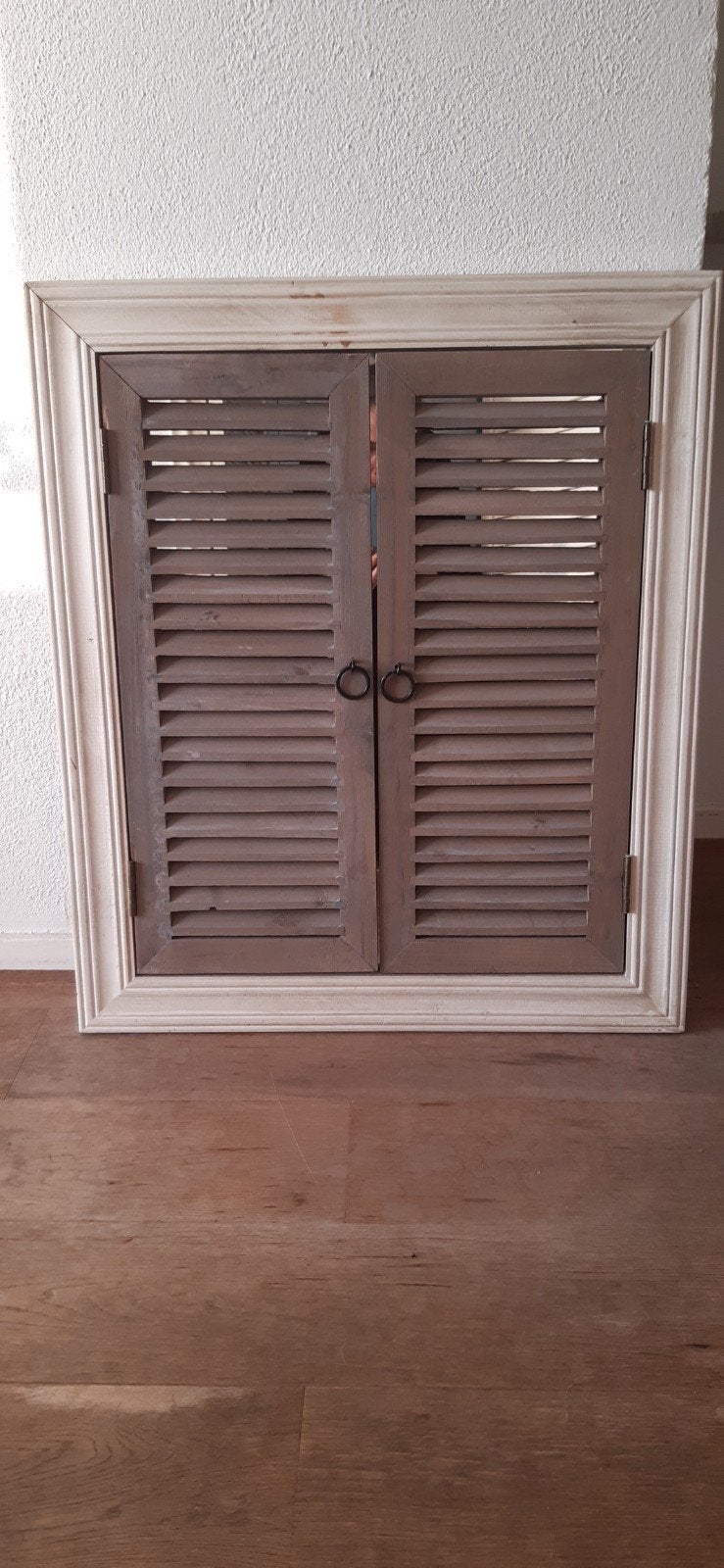 spiegel brocante/landelijk met louvre deurtjes, Ophalen, Zo goed als nieuw, Minder dan 100 cm, Rechthoekig