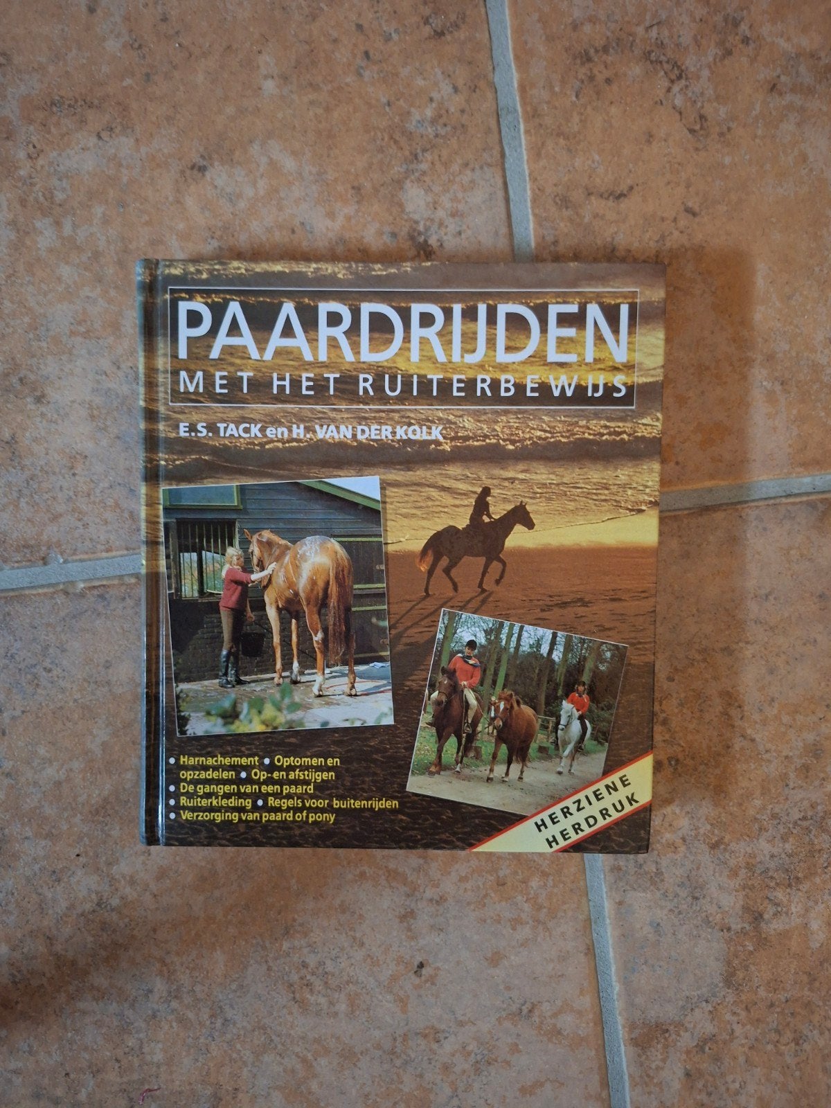 Boek: paardrijden met het ruiterbewijs, Ophalen of Verzenden
