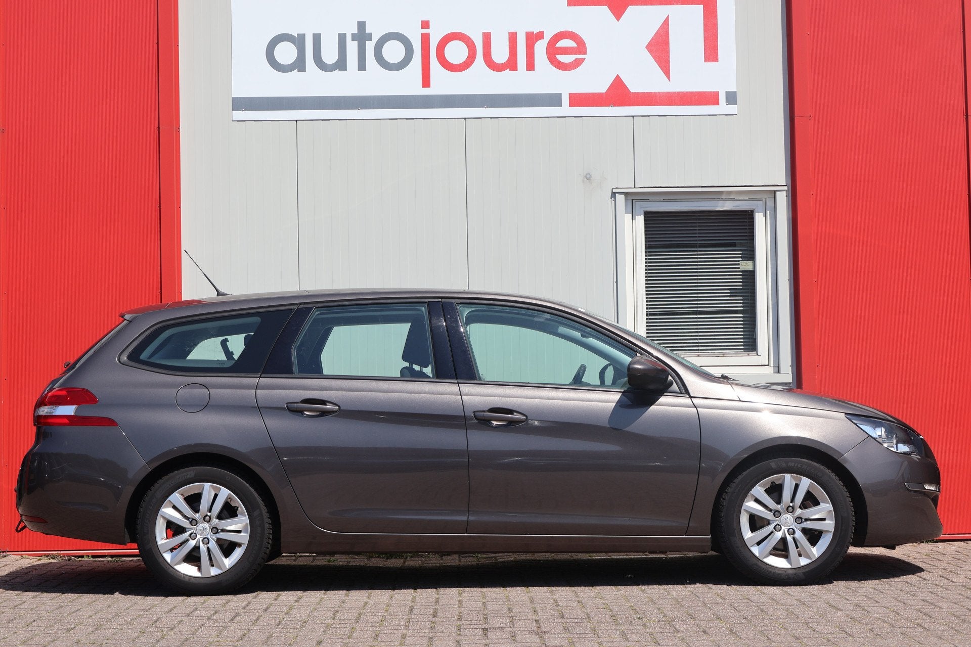 Peugeot 308 SW 1.6 HDI Access (bj 2015), Auto's, Voorwielaandrijving, Euro 5, Stof, Gebruikt