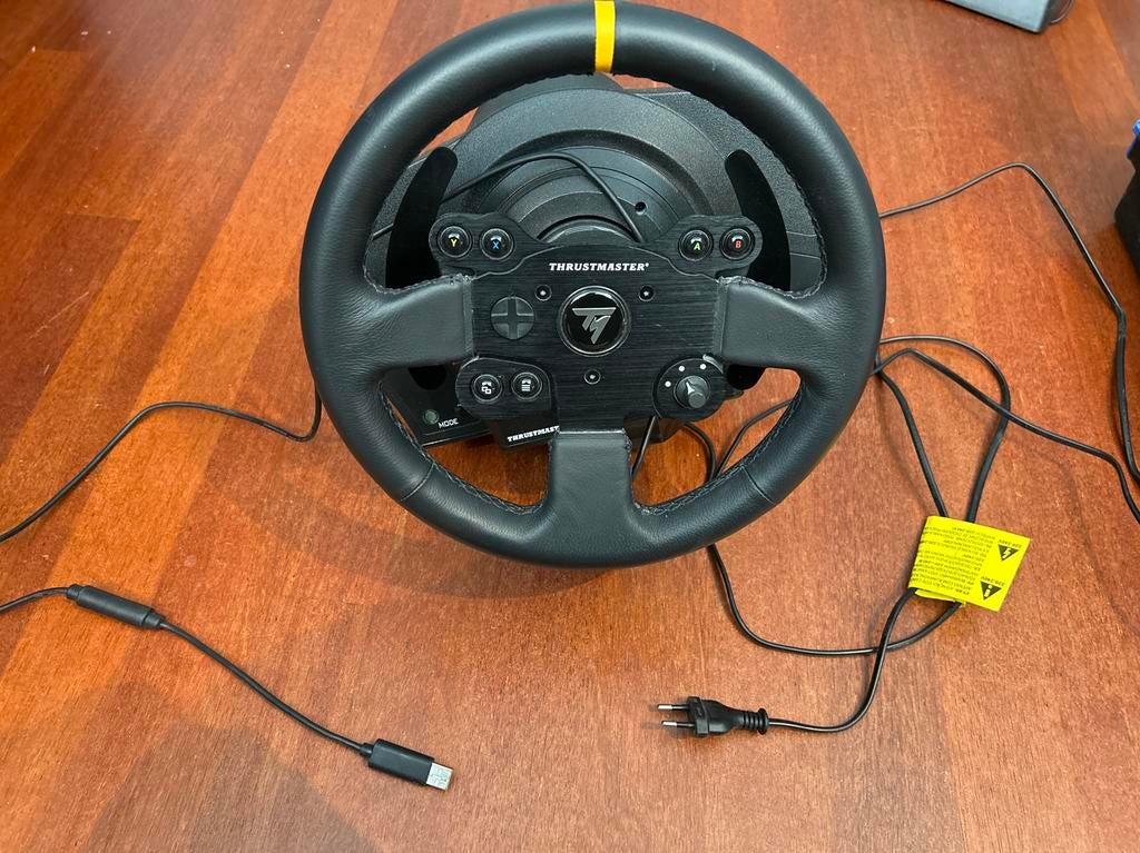 Thrustmaster TX Leather Edition, PRO PedalSet en PRO Shifter, Spelcomputers en Games, Ophalen, Zo goed als nieuw, Stuurtje of Sportattribuut