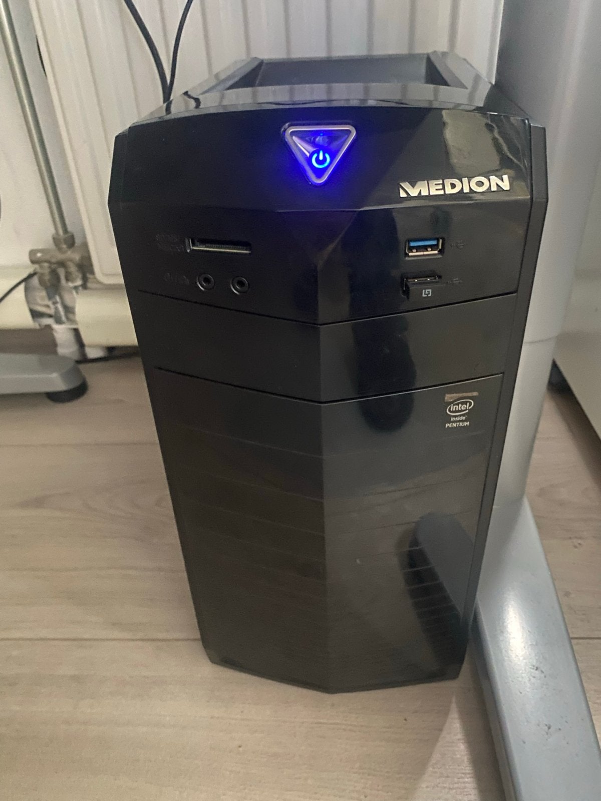 Medion Desktop PC - Intel Pentium, 4GB RAM,  HDD, Ophalen, Gebruikt, HDD, Minder dan 2 Ghz