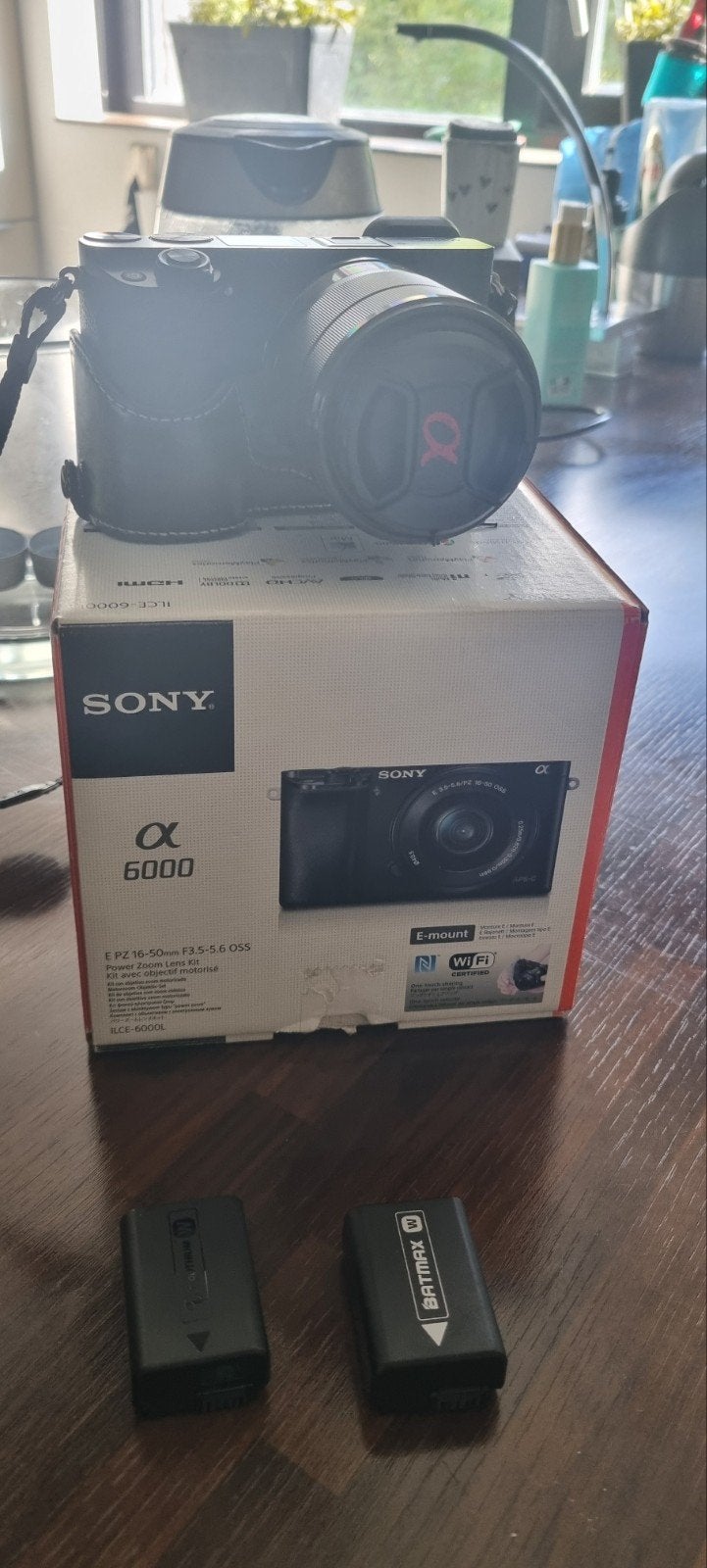 Sony Alpha A6000 Systeemcamera met E PZ 16-50mm lens, Audio, Tv en Foto, Accu, Ophalen of Verzenden, Zo goed als nieuw, Beeldstabilisatie