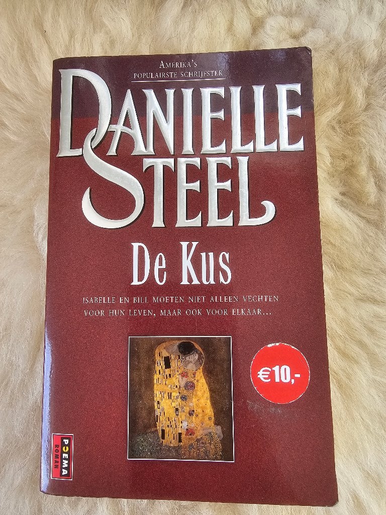 Danielle Steel - De kus, Ophalen of Verzenden, Zo goed als nieuw