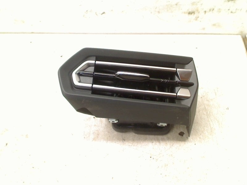 Dashboard Luchtrooster Links A3 Allstreet (8YJ) 2025, Gebruikt, Auto-Union-Straße  1, Ingolstadt 85057, , Duitsland, Info@audi.de