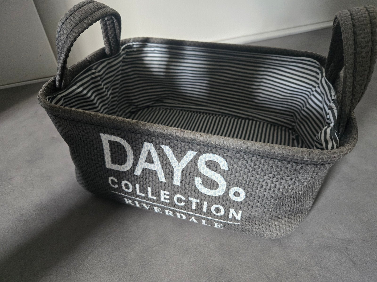 RIVERDALE DAYS COLLECTION,Breed 32cm,diep 24 h 13 cm, Ophalen of Verzenden, Rechthoekig, Riet
