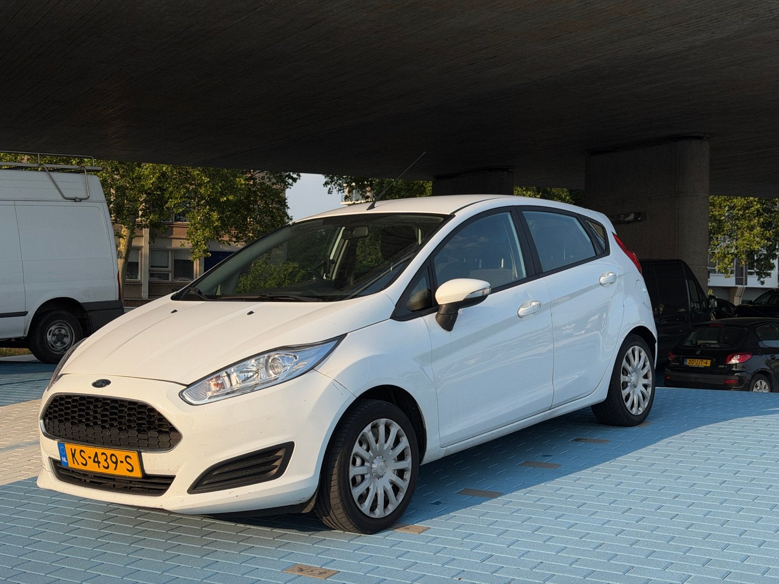 Ford Fiësta 1.0 48KW/65PK 5D 2016 Wit, Auto's, 40 €/maand, 525 kg, Origineel Nederlands, Handgeschakeld