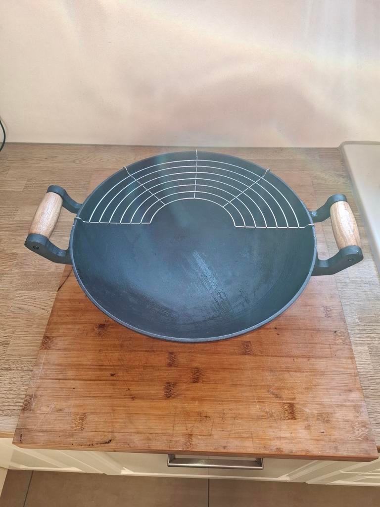 Gietijzeren Wok met Houten Grepen, Ophalen of Verzenden, Gebruikt, Gietijzer, Wok