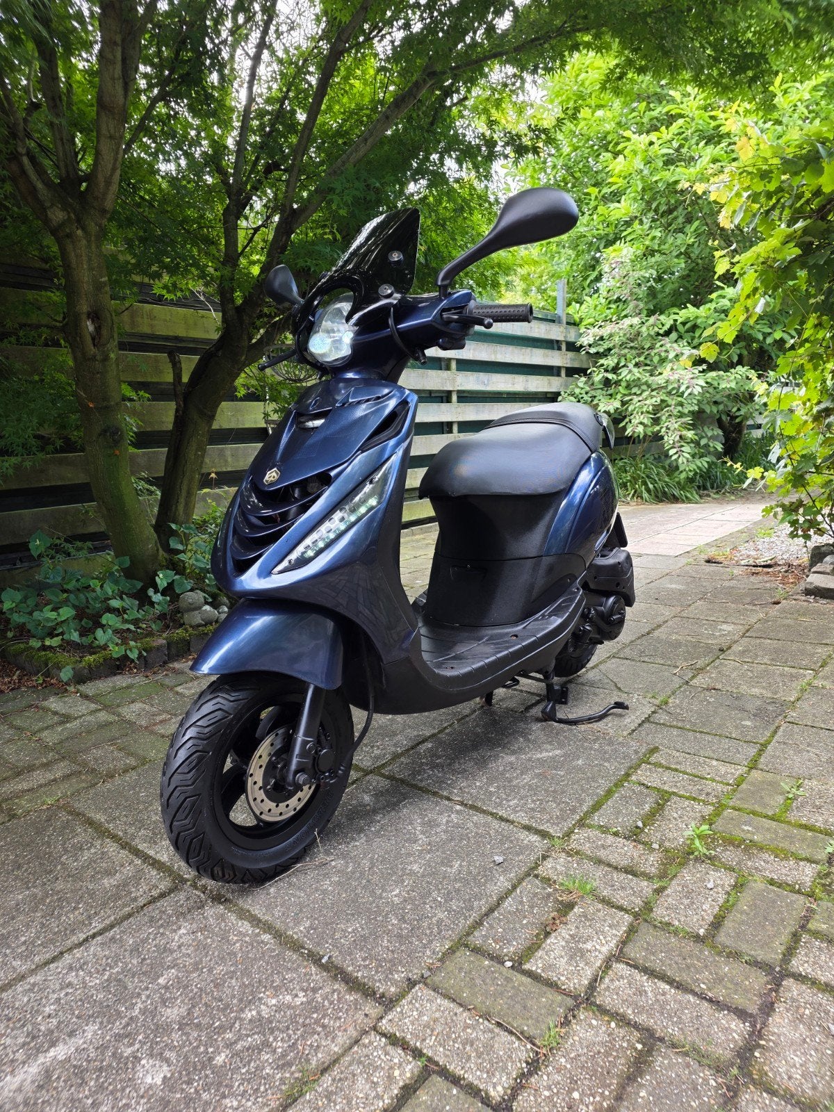 Piaggio Zip BROM met begrenzer! 7500km! (Geel kenteken), Fietsen en Brommers, Ophalen of Verzenden, Zo goed als nieuw