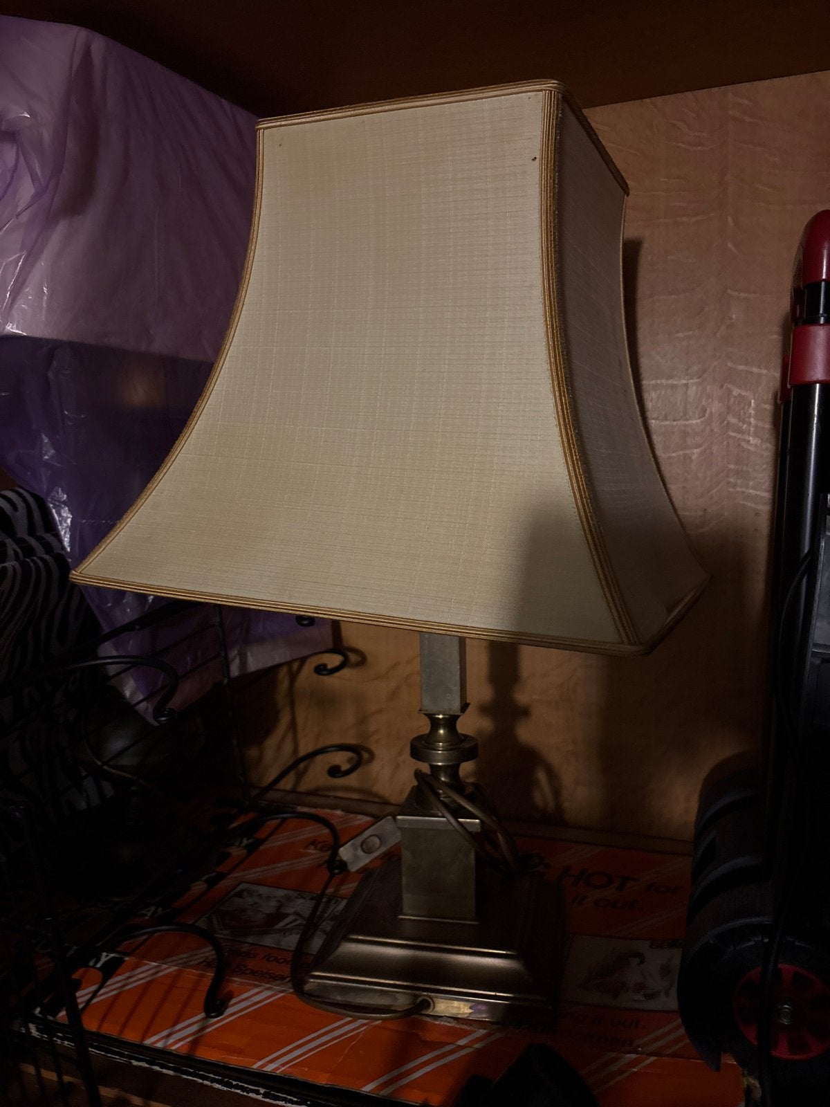 Klassieke tafellamp met stoffen kap, Gebruikt, Overige merken, E27 (groot), Met kap