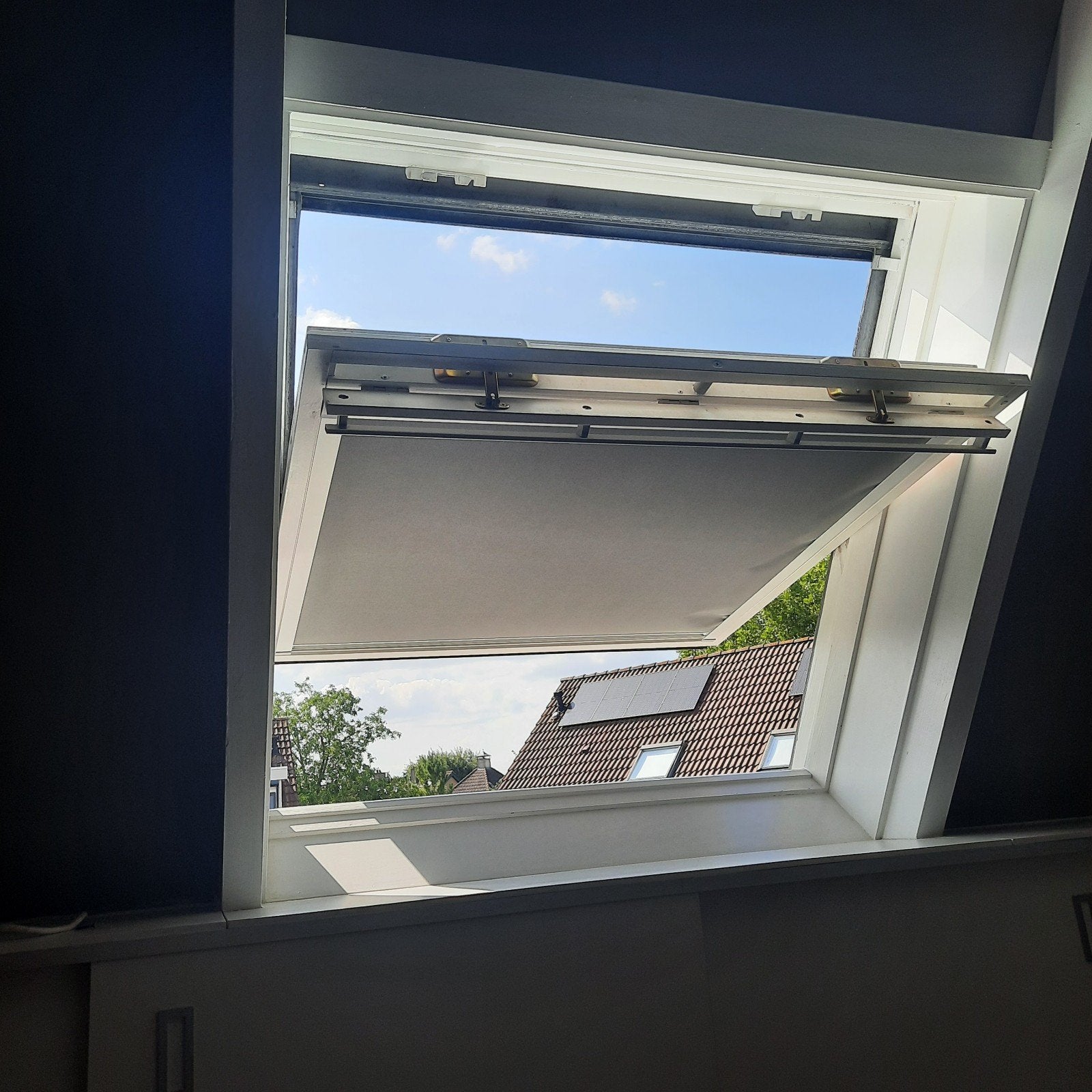 Velux dakraam 114x 118 cm, Rolgordijn, Ophalen, Rolgordijn, Verduisterend