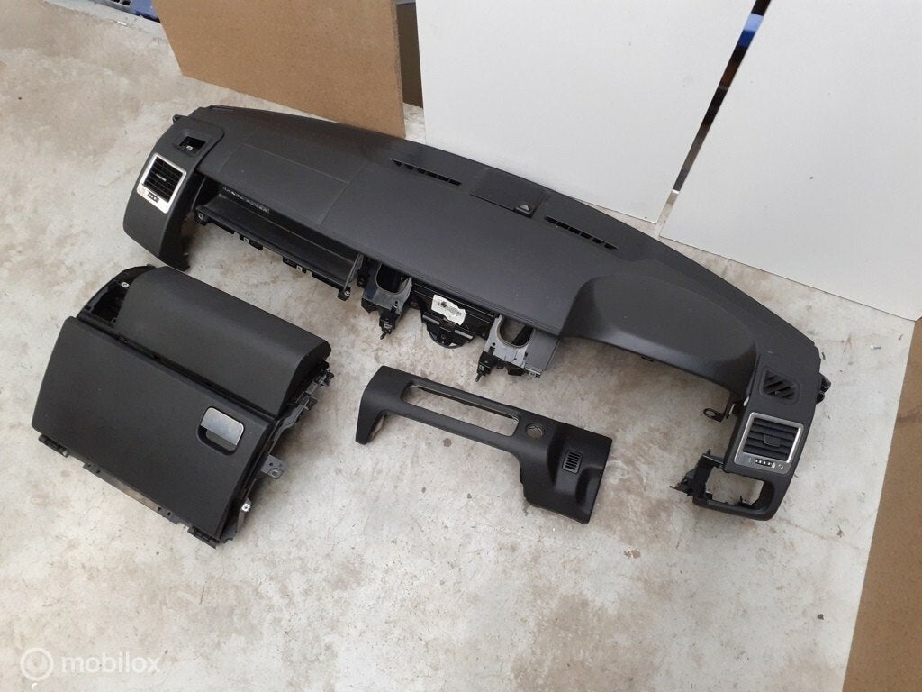 RHD dashboard Range Rover Sport 2010 2013 Airbags Facelift, Gebruikt, Ophalen of Verzenden