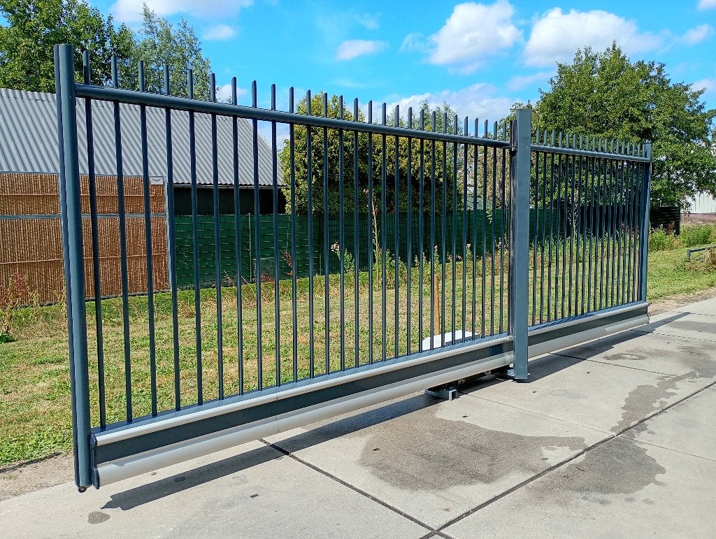 Vrijdragende Elektrische Aluminium Schuifpoort 600x250, Tuin en Terras, Ophalen, Met poort, Gebruikt, Aluminium
