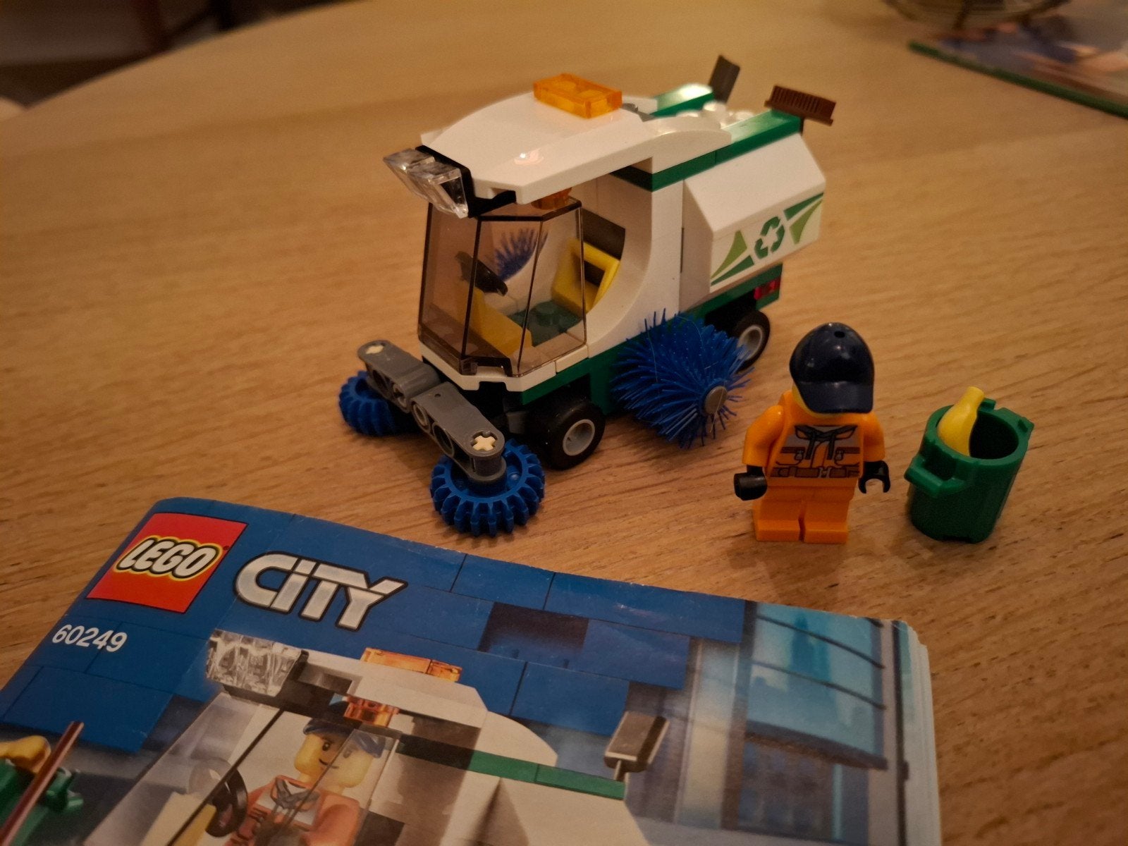 LEGO City Straatveger 60249 met boekje, City, Lego, Ophalen of Verzenden, Zo goed als nieuw