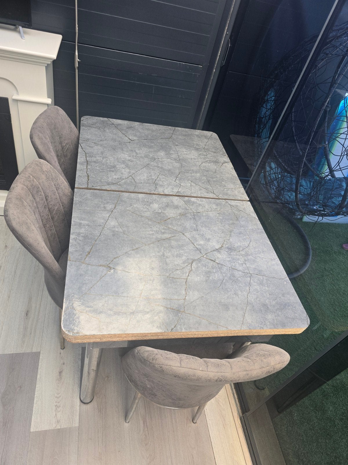 Uitschuifbare eettafel met marmerlook blad, Gebruikt, 100 tot 150 cm, 50 tot 100 cm, Vier personen