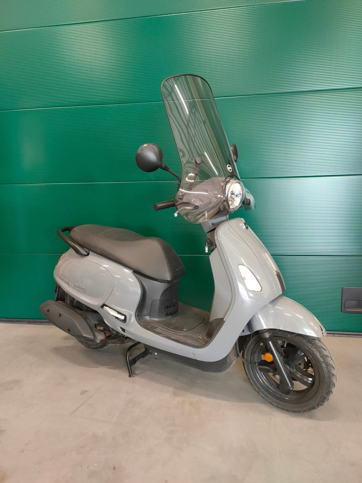 Sym Fiddle 4 scooter met geel kenteken en windscherm, Fietsen en Brommers, Ophalen, Gebruikt, Maximaal 45 km/u, Benzine