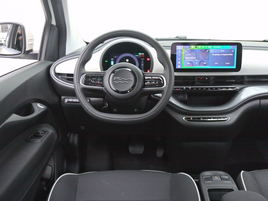 Fiat 500 Icon 42 kWh | Carplay | Private lease 369 pm, Automaat, Gebruikt, 4 stoelen, Wit