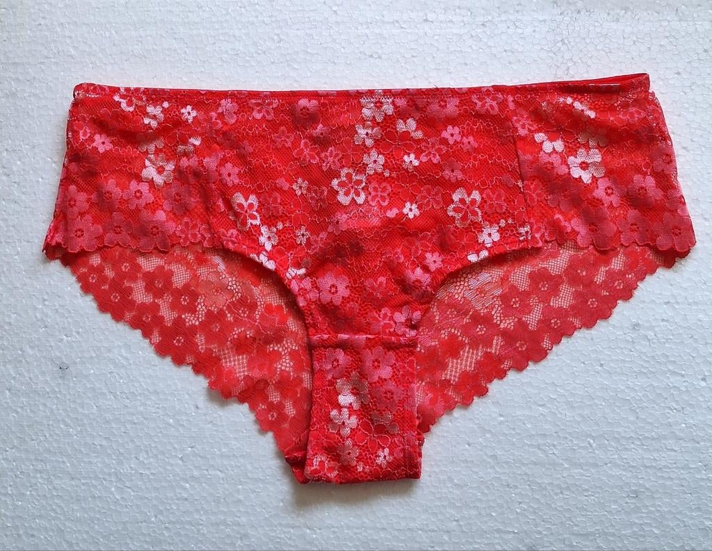 Nieuw rood doorzichtig broekje van TisSaia maat 42/44, Verzenden, Rood