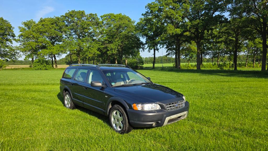 Volvo Xc70 2.5T lage km stand Garantie!, Auto's, Volvo, Automaat, 1800 kg, Blauw, XC70