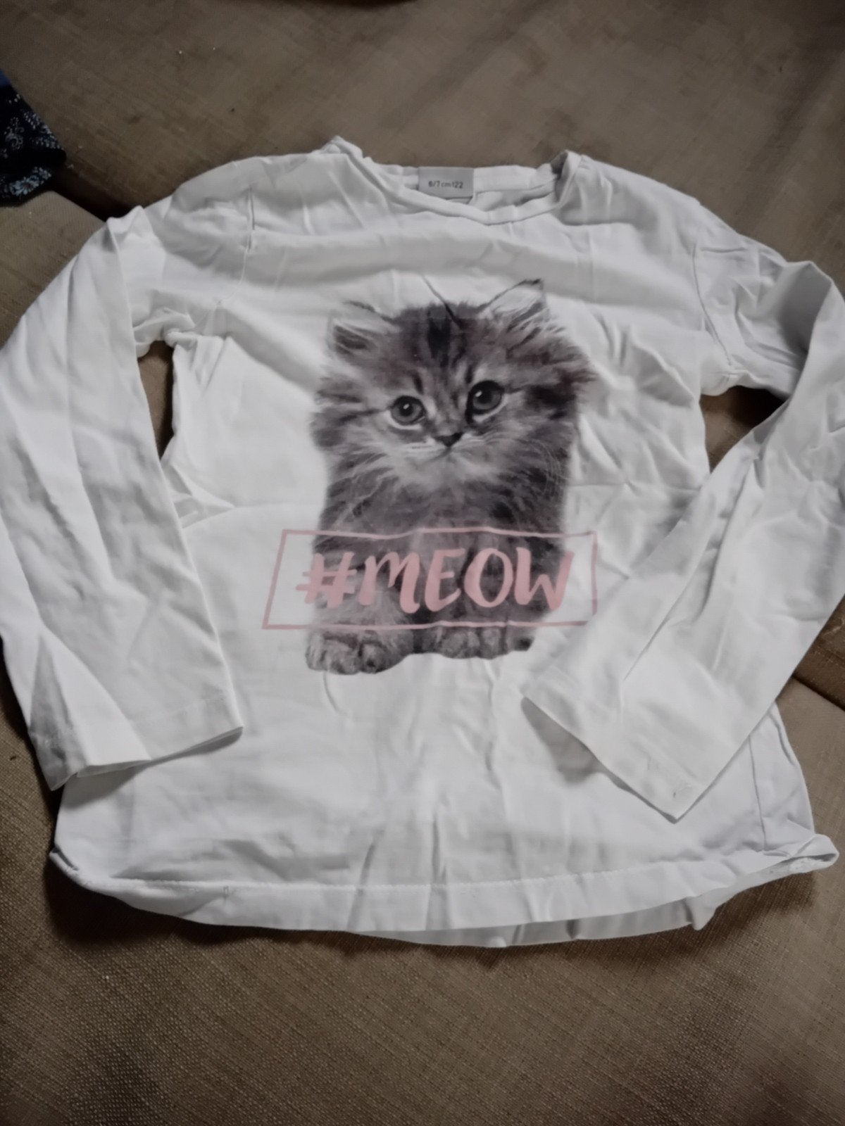 Wit shirt met lange mouwen en kattenprint - Maat 122, Ophalen, Gebruikt, Meisje, Shirt of Longsleeve