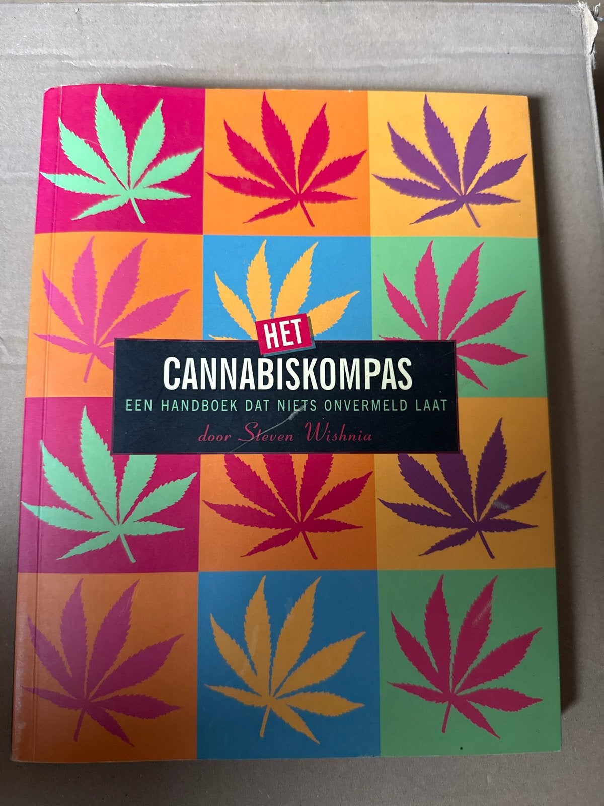 Het Cannabiskompas: Handboek door Steven Wishnia, Ophalen of Verzenden, Zo goed als nieuw, Wereld overig