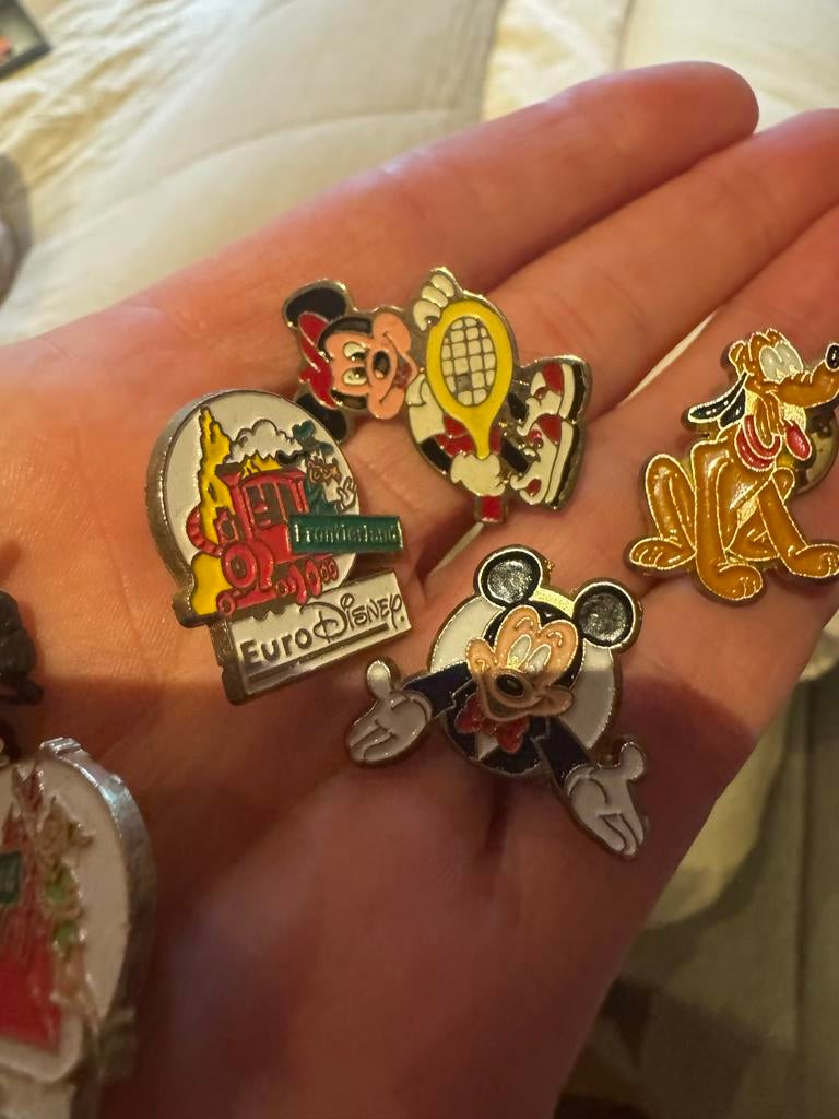 Vintage Disney emaille pins / broches - Origineel, Overige materialen, Overige kleuren, Minder dan 4 cm, Ophalen of Verzenden
