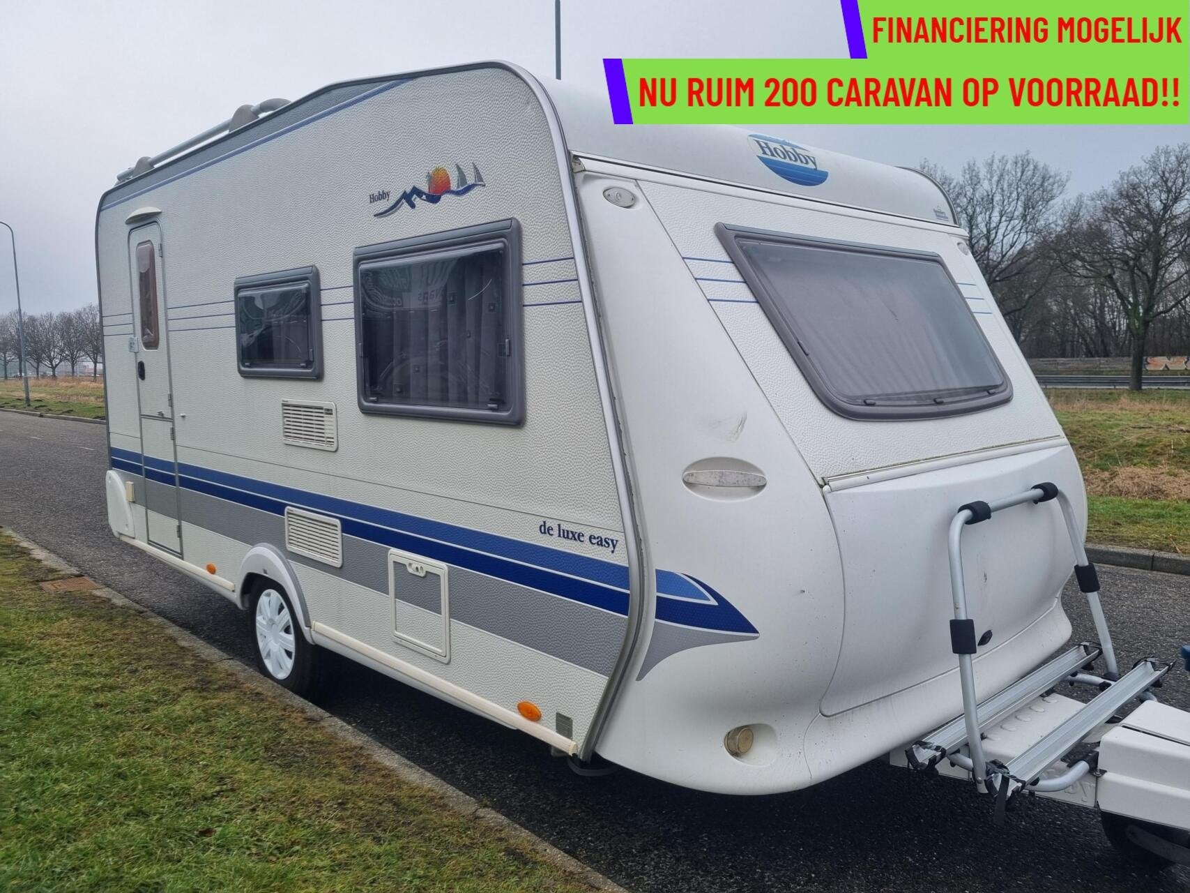 Hobby DE LUXE EASY 440 VOORTENT + DWARSBED + FIETSENDRAGER, Caravans en Kamperen, Caravans, Hordeur, Hobby, Bedrijf, 6 tot 7 meter