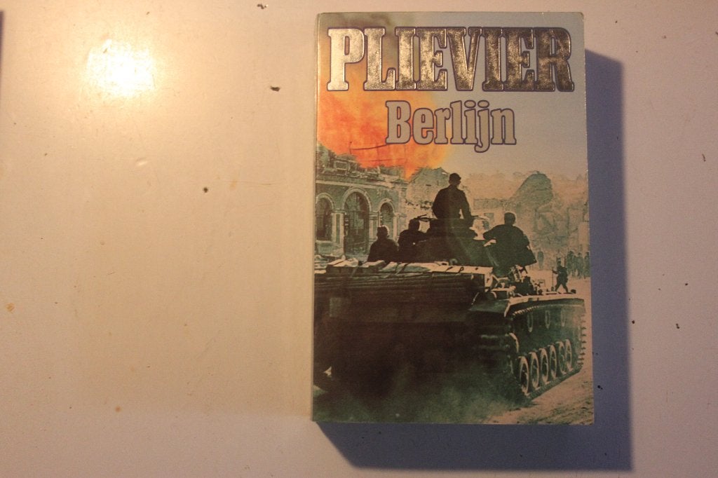 701t - boek - plevier - berlijn, Ophalen of Verzenden