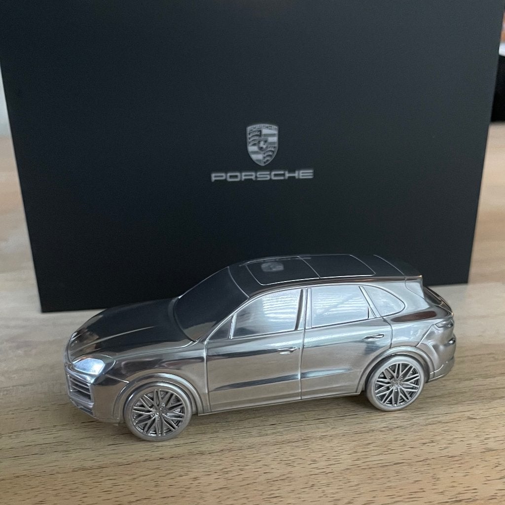 Porsche Cayenne turbo E3  chroom aluminium paperweight, Hobby en Vrije tijd, Modelauto's | 1:43, Ophalen of Verzenden, Nieuw, Auto