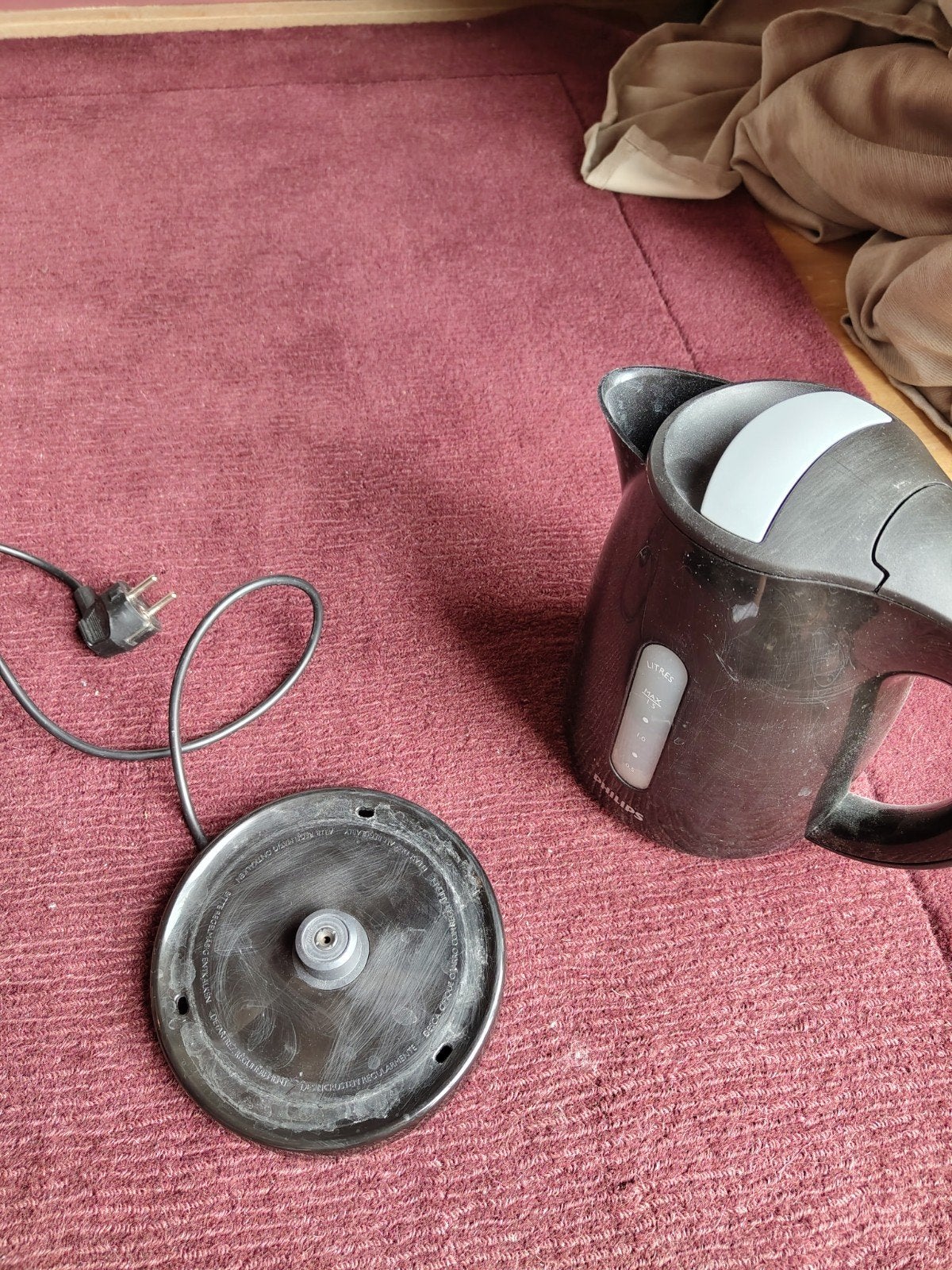 Waterkoker Philips, 1 tot 2 liter, Ophalen, Gebruikt