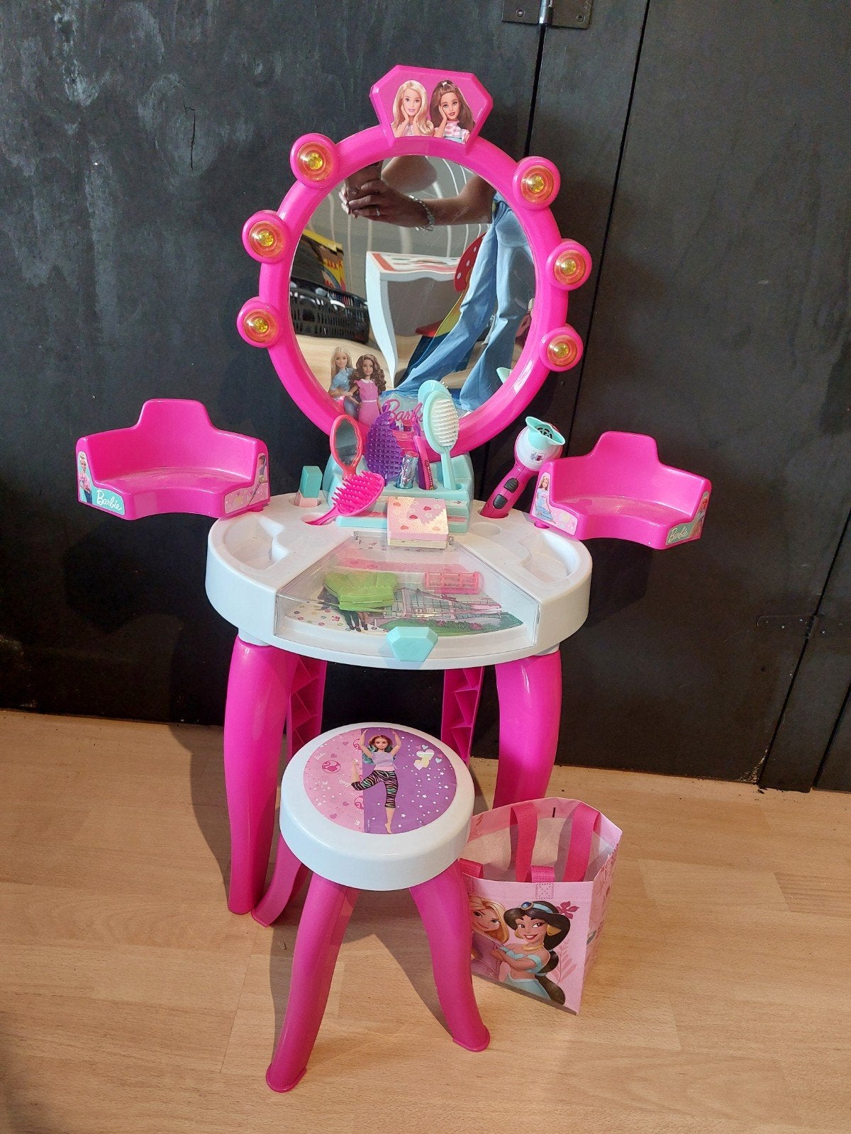 Barbie Kaptafel met Krukje en Accessoires, Ophalen, Gebruikt, Barbie
