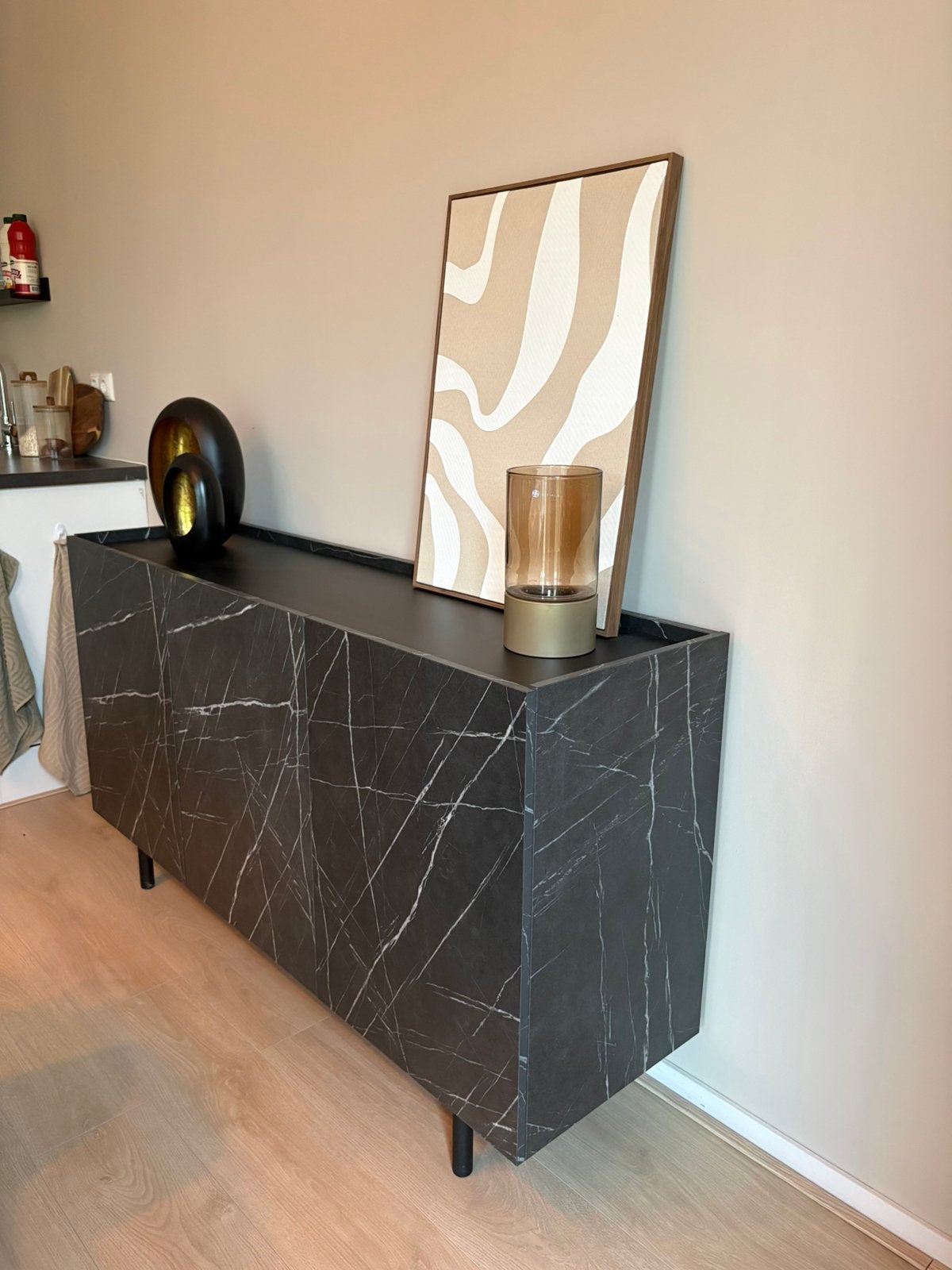 Marmeren kast Jysk, zonder decoratie!!!, Ophalen, Met deur(en), 150 tot 200 cm, Zo goed als nieuw