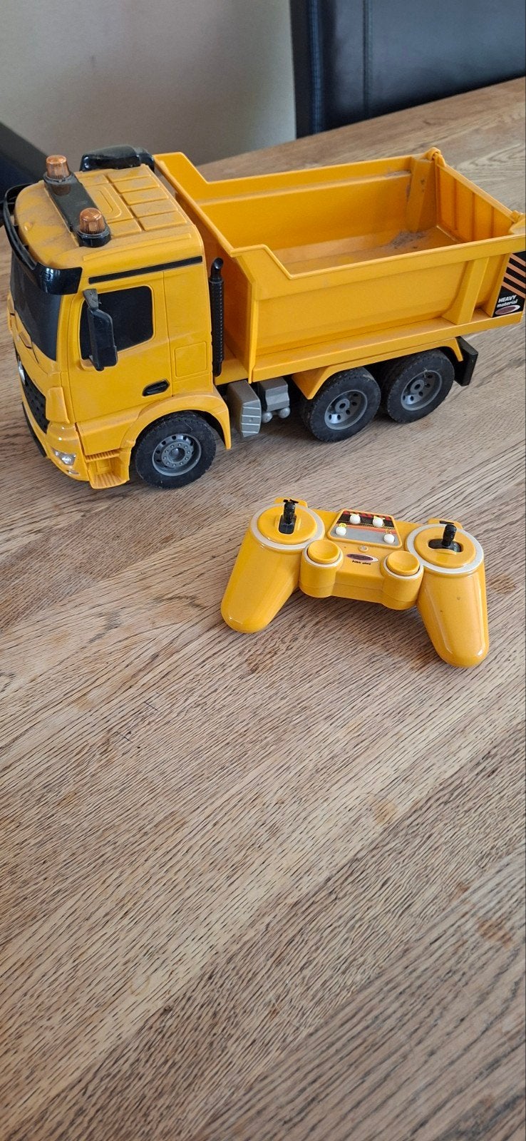 Mercedes-Benz Arocs RC Kiepwagen met Afstandsbediening, Ophalen of Verzenden, Gebruikt, Afstandsbediening