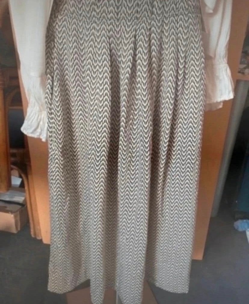 H&M Lange Satijnlook Rok Maat 36 - Nieuwstaat, Kleding | Dames, Rokken, Ophalen of Verzenden, Nieuw, Maat 36 (S), Onder de knie