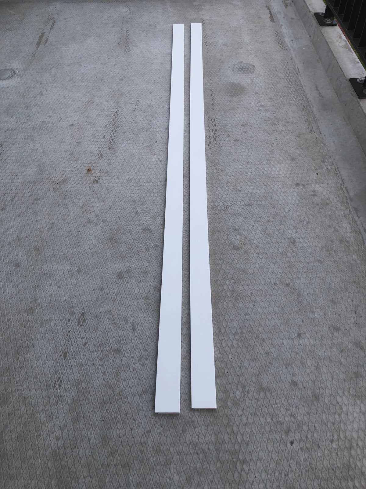 Witte plinten 1,2 cm dik, 244 cm lang, Ophalen, Nieuw, Mdf, 200 tot 250 cm