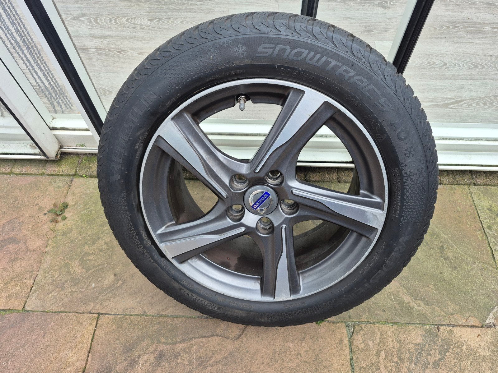 Volvo Velg met Vredestein Snowtrac 5 Winterband, Ophalen, Gebruikt, 16 inch, Banden en Velgen