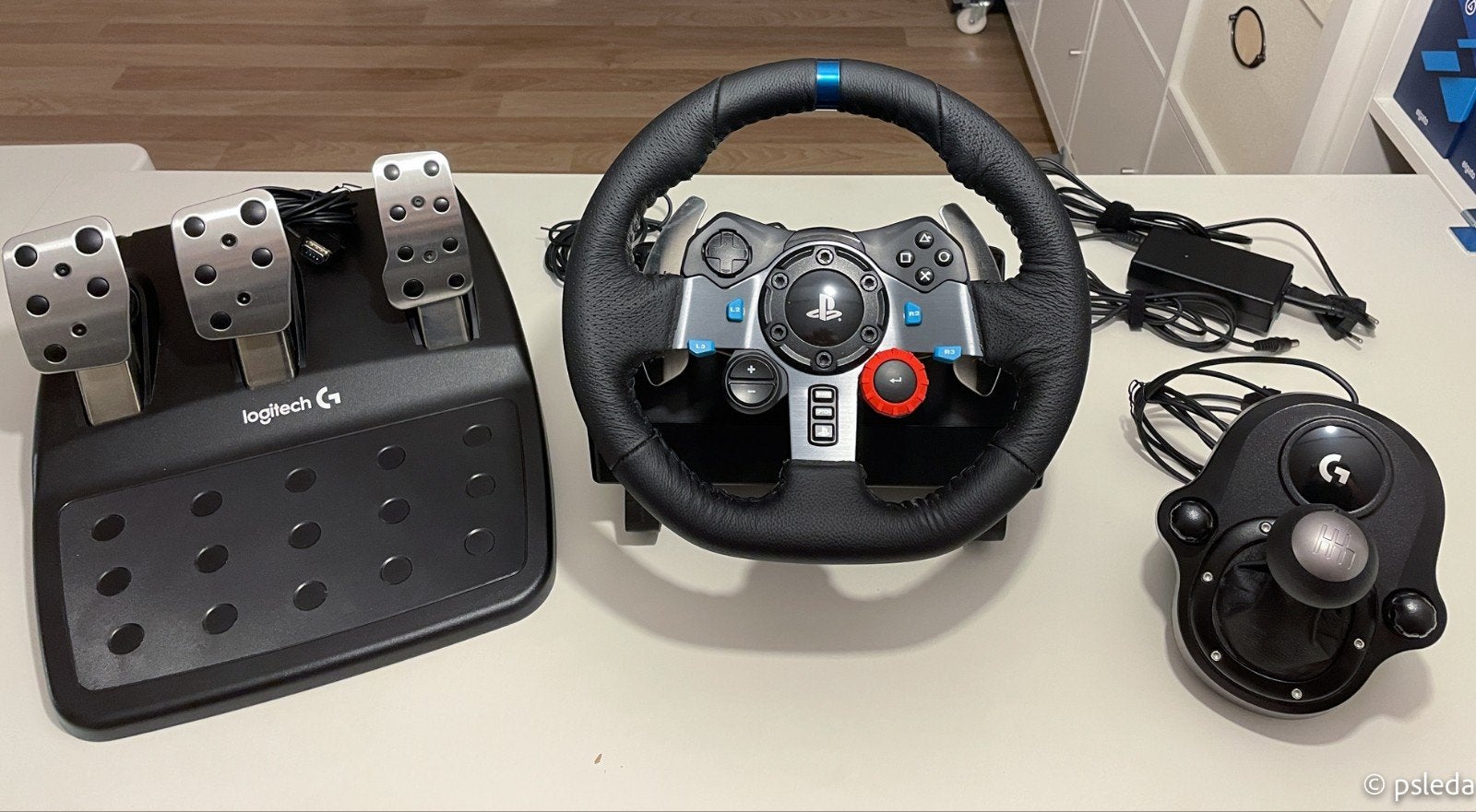 Logitech G29 Driving Force Racestuur met Pedalen en Shifter, Racestuur, Force feedback, Zo goed als nieuw, Logitech