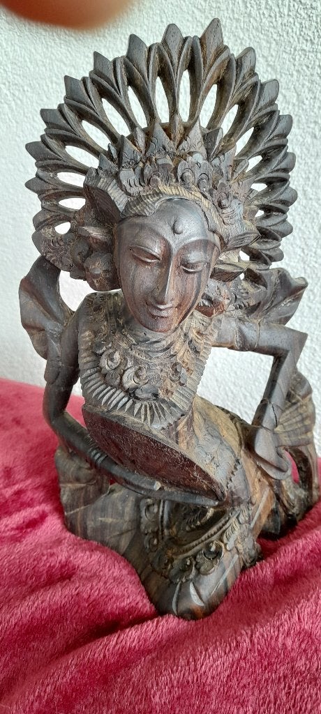 Balinese Legong Danseres – Handgesneden Coromandelhout, Antiek en Kunst, Houtsnijwerk, Verzenden, Handgemaakt, 20 - 50 cm