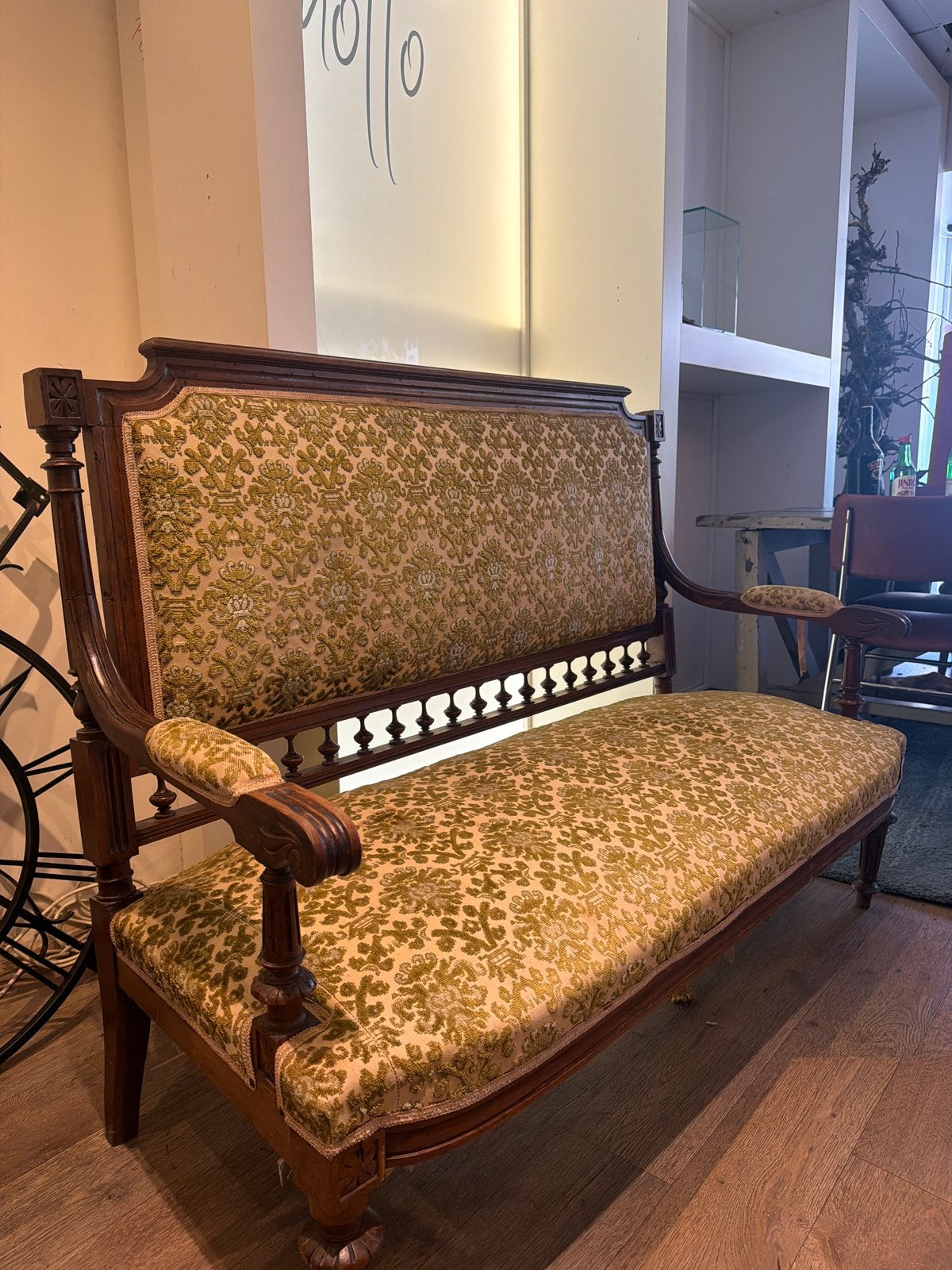 Antieke bank met groen-gouden bekleding, Antiek en Kunst, Ophalen