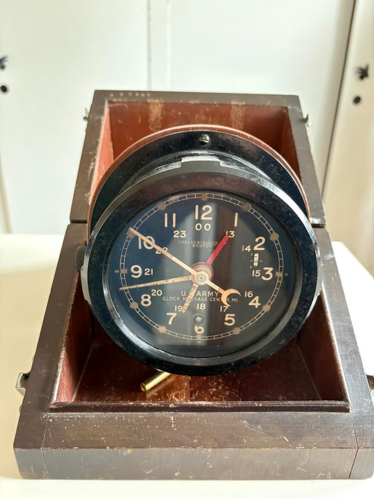 WWII US Army M2 Message Center Clock Chelsea Clock Co., Ophalen of Verzenden, Amerika, Embleem of Badge