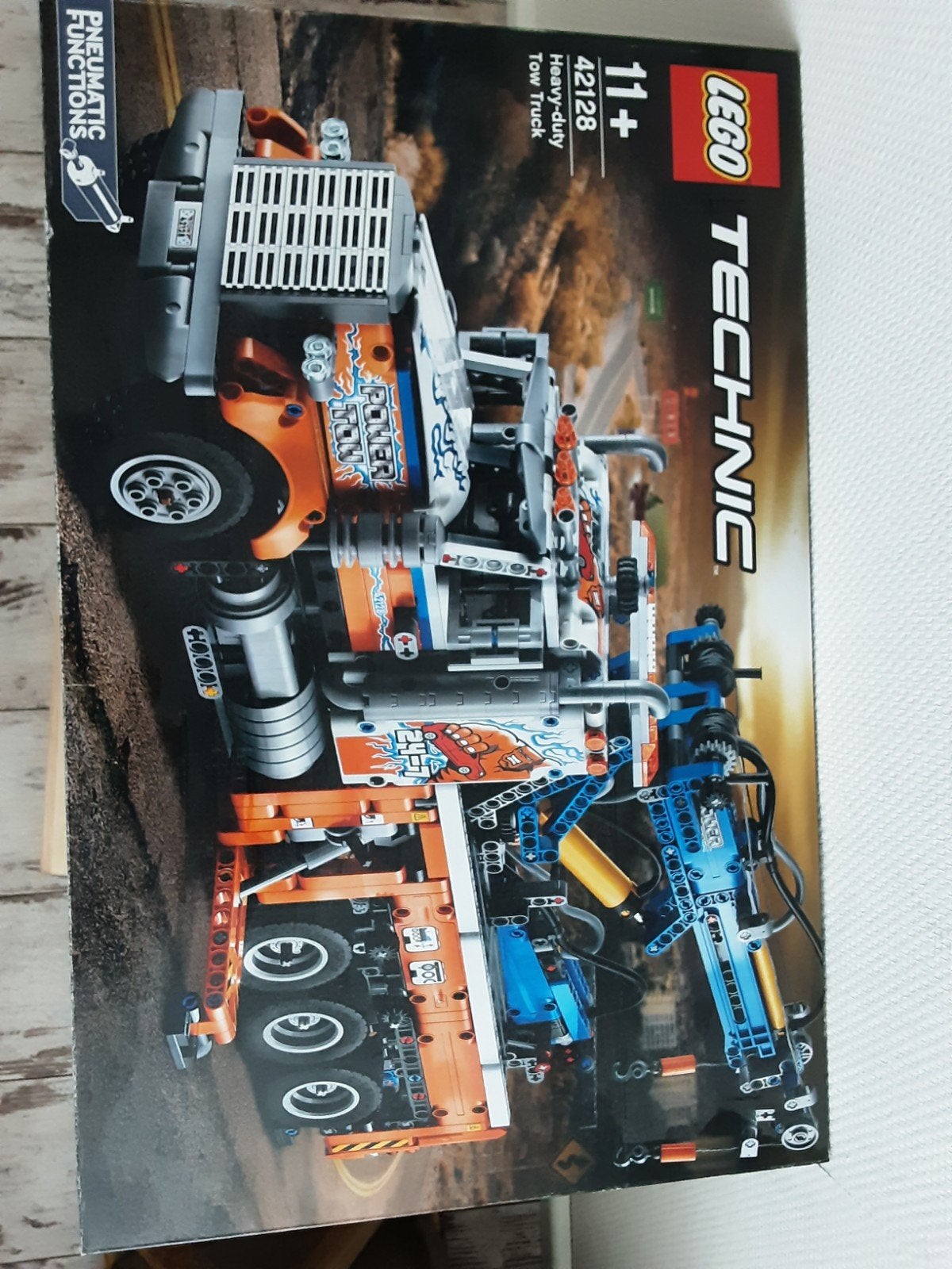 LEGO Technic 42128 Robuuste Sleepwagen - ZGAN in doos, Ophalen, Zo goed als nieuw